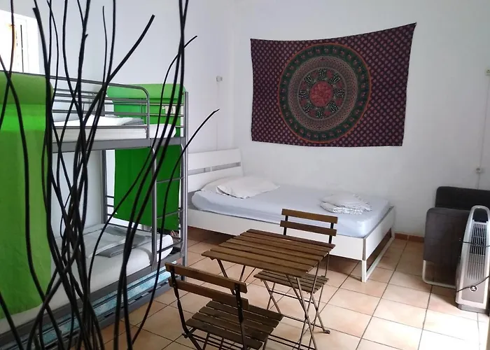 马拉加海滩贝拉维斯塔旅舍 * 马拉加